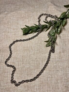 VINTAGE Classic Chunky Silver Twist Chain Link Long Necklace